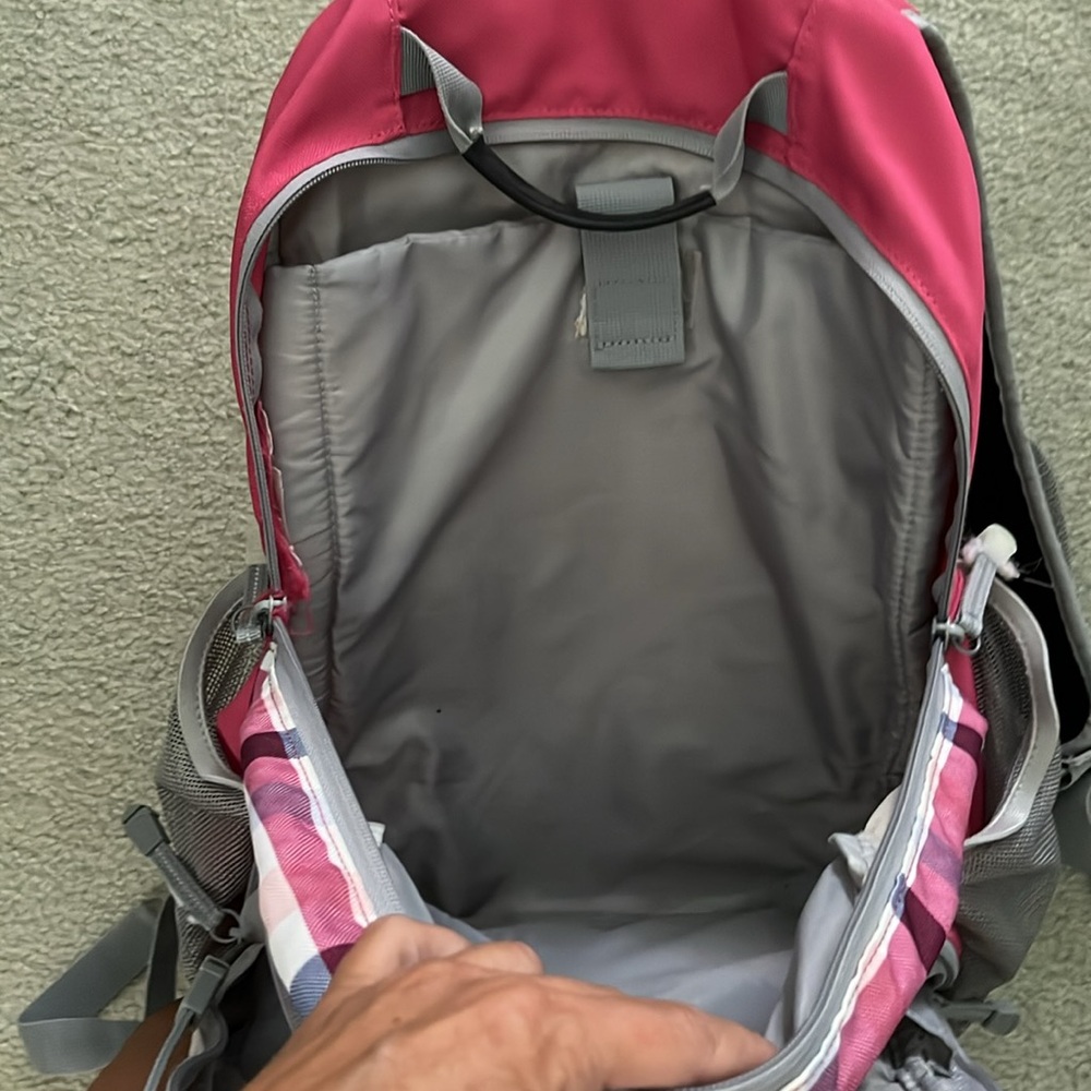 Land’s End Backpack - Picture 6 of 11